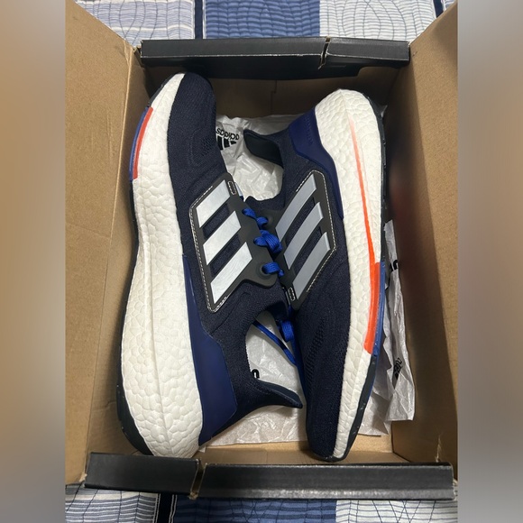 UltraBoost 22 - Picture 1 of 10